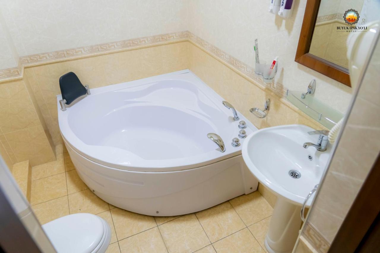 Buyuk Ipak Yo'Li Hotel Namangan Eksteriør bilde